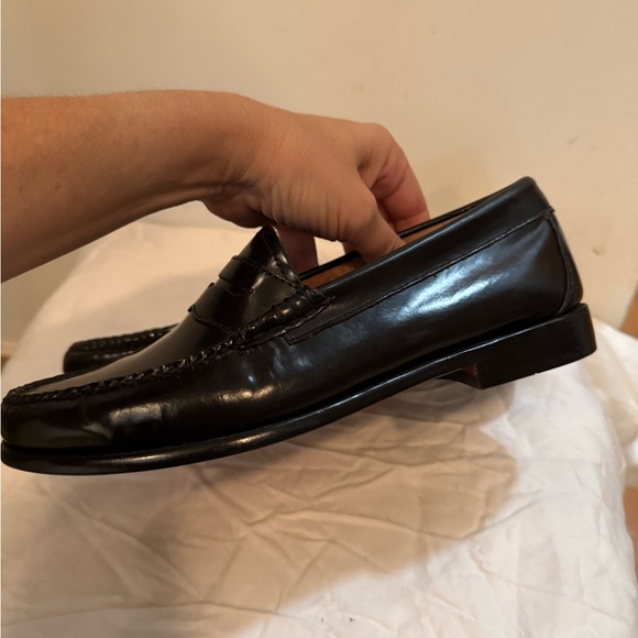 G.H. Bass & Co. Whitney Black Loafers - Picture 8 of 16